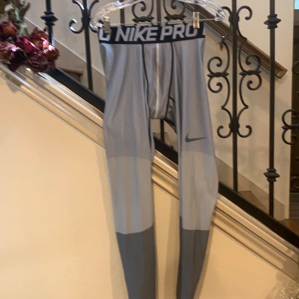Men’s workout leggings